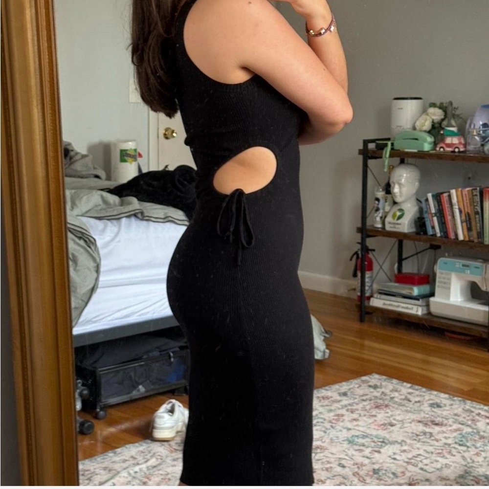NWOT Black bodycon mini dress with adjustable side cutout